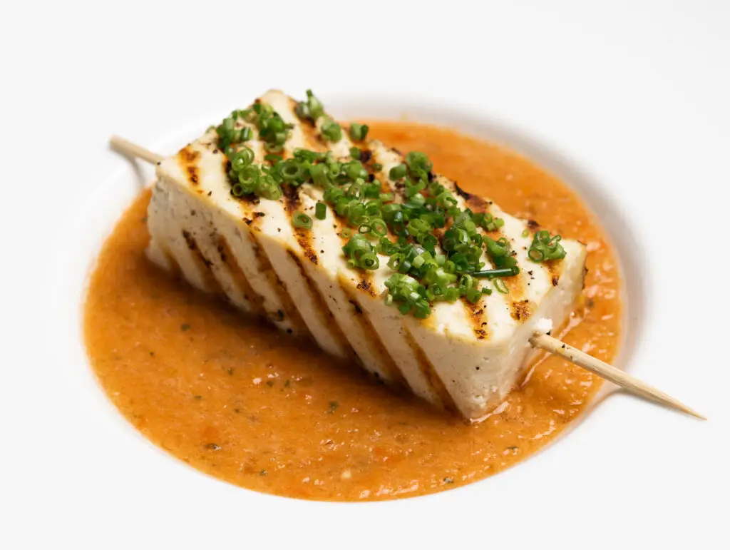 Gazpacho med grillet tofu