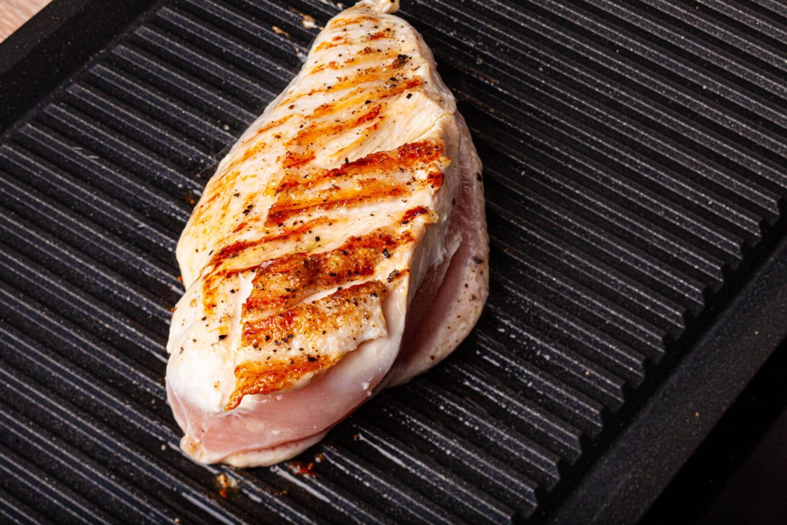 Grillet kyllingbryst med neper og løpstikke Treningskokken Mats Høilund