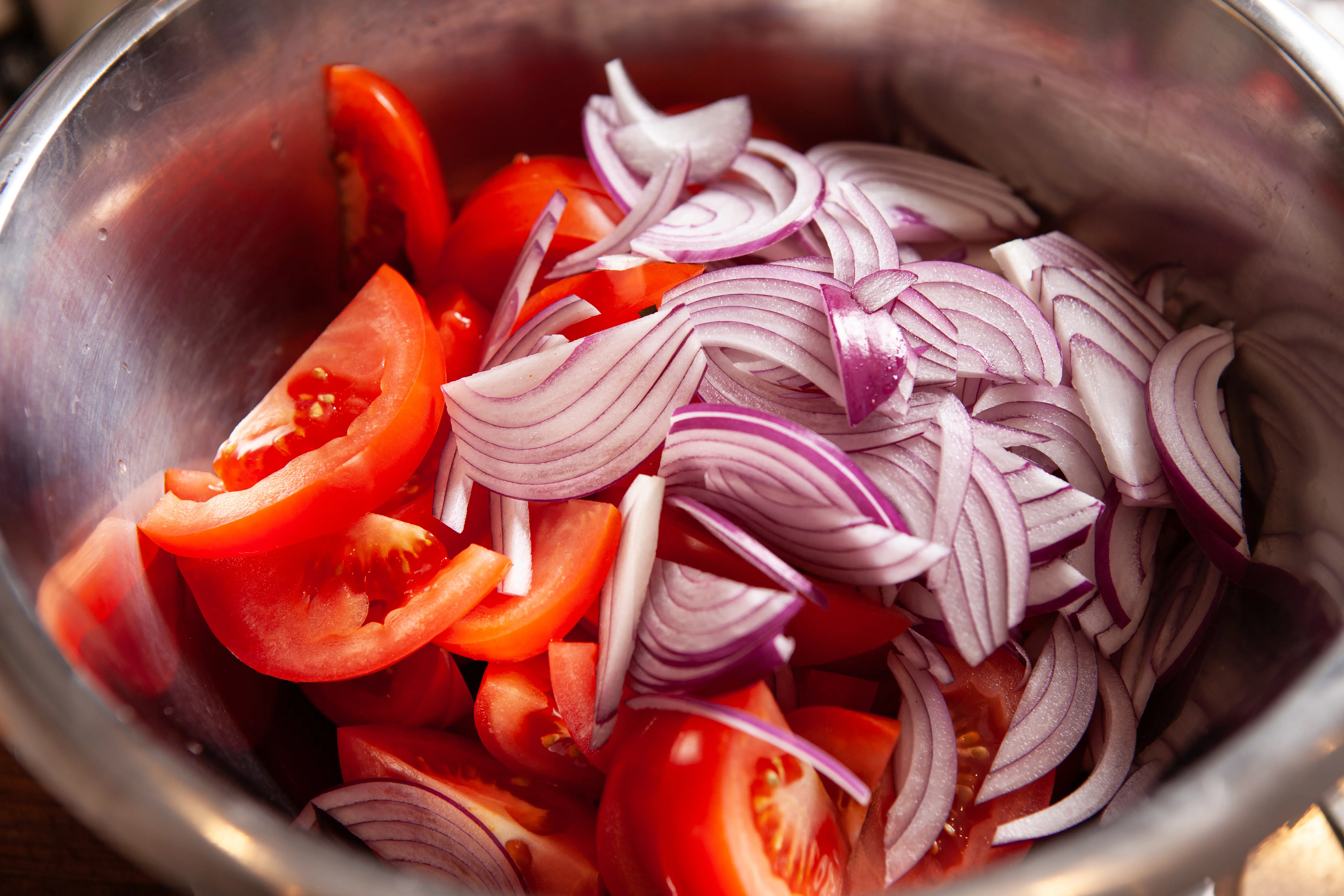 Indrefilét av svin med tomat og kikert salat 1 scaled